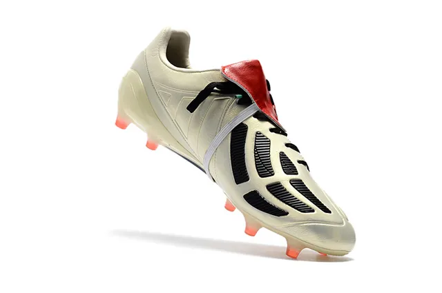 Adidas Chaussures de football blanc noir à coupe basse en cuir upper trois rayures sur le côté marquage sur le côté pour terrain ferme 14