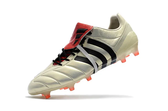 Adidas Chaussures de football blanc noir à coupe basse en cuir upper trois rayures sur le côté marquage sur le côté pour terrain ferme 15