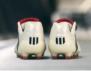 Adidas Chaussures de football blanc noir à coupe basse en cuir upper trois rayures sur le côté marquage sur le côté pour terrain ferme 18
