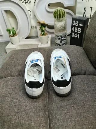 Adidas White Black Low-Top Leather-Suede Upper Lifestyle Sneakers 8