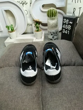 Adidas White Black Low-Top Leather-Suede Upper Lifestyle Sneakers 18