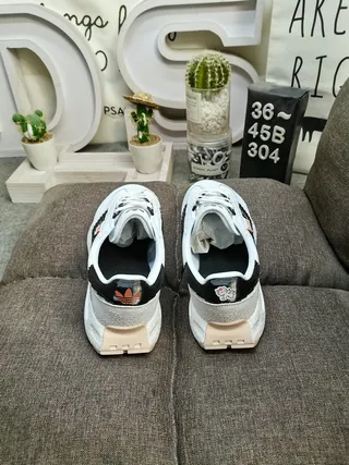 Adidas White Black Retro Runner Silhouette Textured Upper Lifestyle Sneakers 8