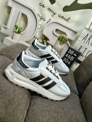 Adidas White Black Retro Runner Silhouette Textured Upper Lifestyle Sneakers 9