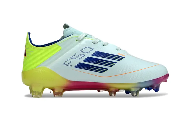 Adidas White Gold Chaussures de football à tige basse en tricot supérieur translucide contrepoids de talon sol ferme 16