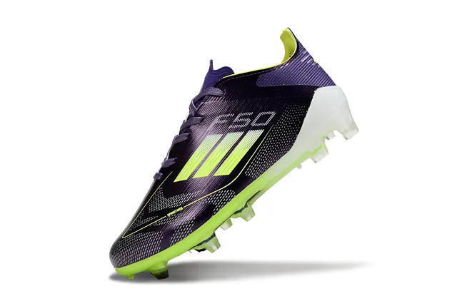 Adidas White Gold Chaussures de football à tige basse en tricot supérieur translucide contrepoids de talon sol ferme 19