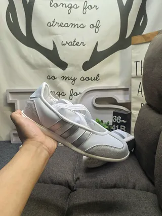 Adidas White Gray Laceless Elastic Strap Three-Stripe Side Panel Lifestyle Sneakers 5