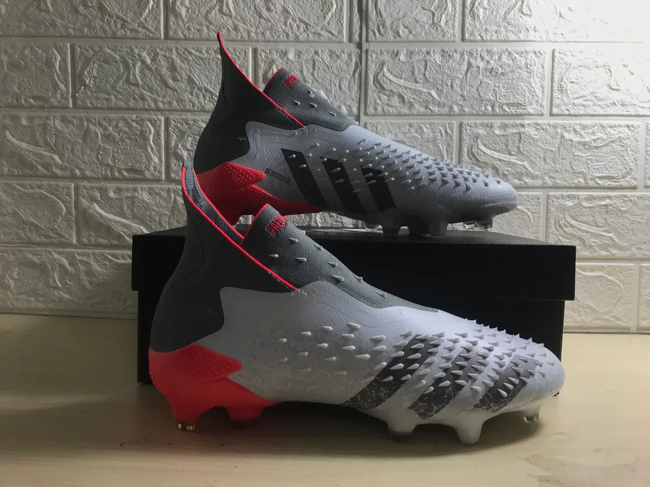 Adidas White Red High-Cut Textured Upper Firm-Ground Soccer Shoes 2