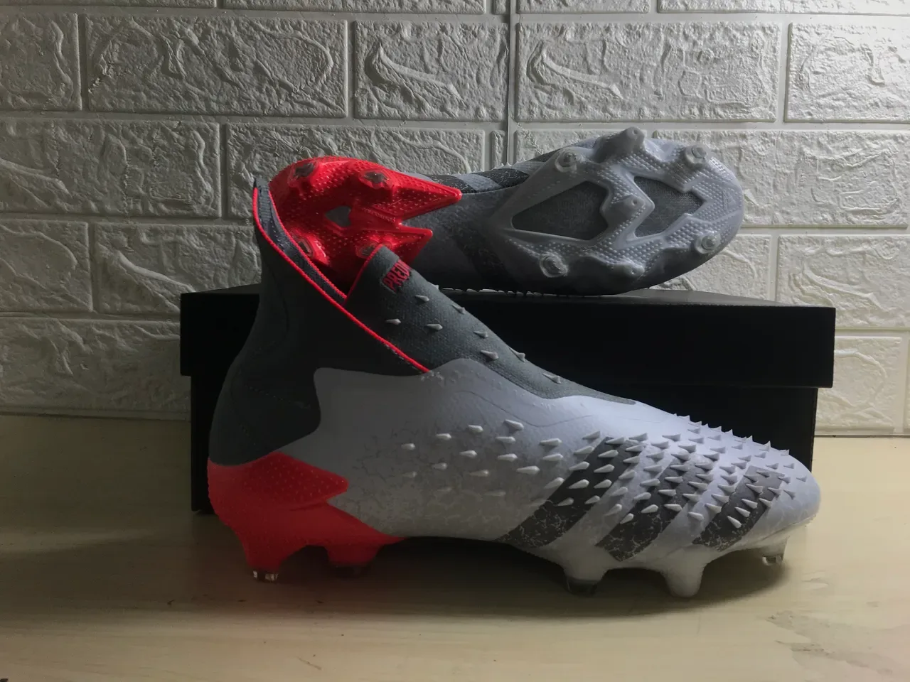 Adidas White Red High-Cut Textured Upper Firm-Ground Soccer Shoes 3