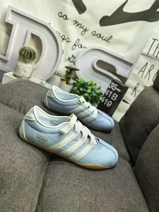 Adidas White Red Laceless Strap Closure Three Stripes Lifestyle Sneakers 19
