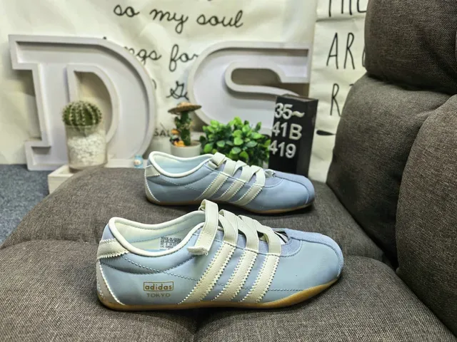 Adidas White Red Laceless Strap Closure Three Stripes Lifestyle Sneakers 21