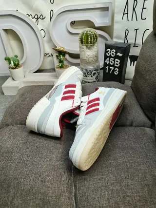 Adidas White Red Low-Top Perforated Toe Lifestyle Sneakers 6