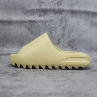 Adidas Yeezy Slide हल्का पीला चप्पल
