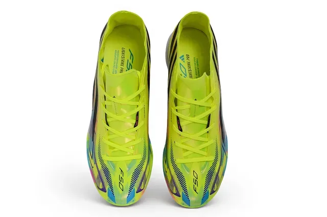 Adidas Chaussures de football turf Jaune Multicolore Néon Tige Synthétique Semelle Tie-Dye 2