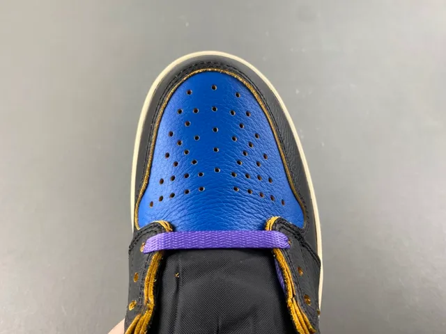 Tênis de basquete Air Jordan 1 preto azul royal creme 5