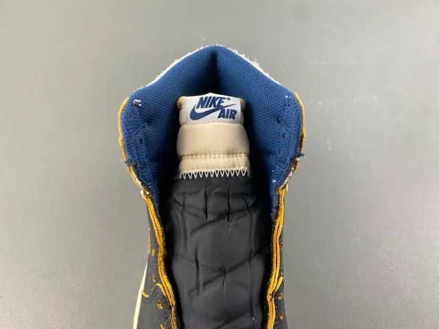 Tênis de basquete Air Jordan 1 preto azul royal creme 6