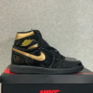Air Jordan 1 High Glossy Black and Gold Basketball Shoes