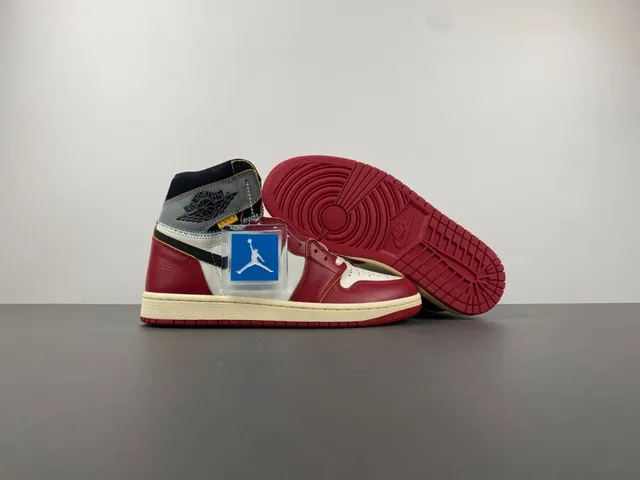 Air Jordan 1 High Red White Cream Basketball Shoes 12