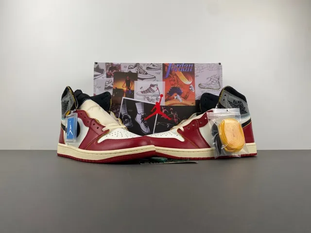 Air Jordan 1 High Red White Cream Basketball Shoes 13