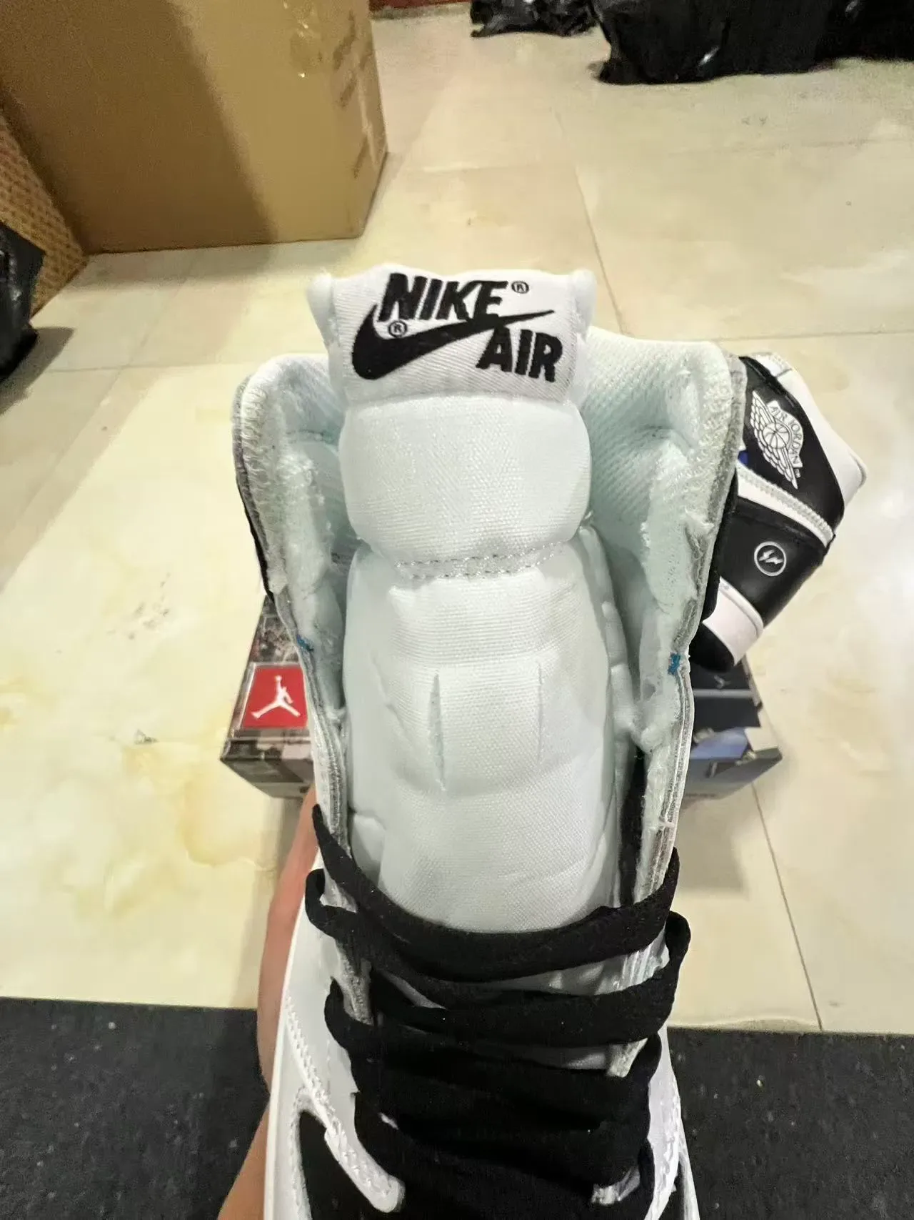 Air Jordan 1 High Top Blanco Negro Zapatos de Baloncesto 4