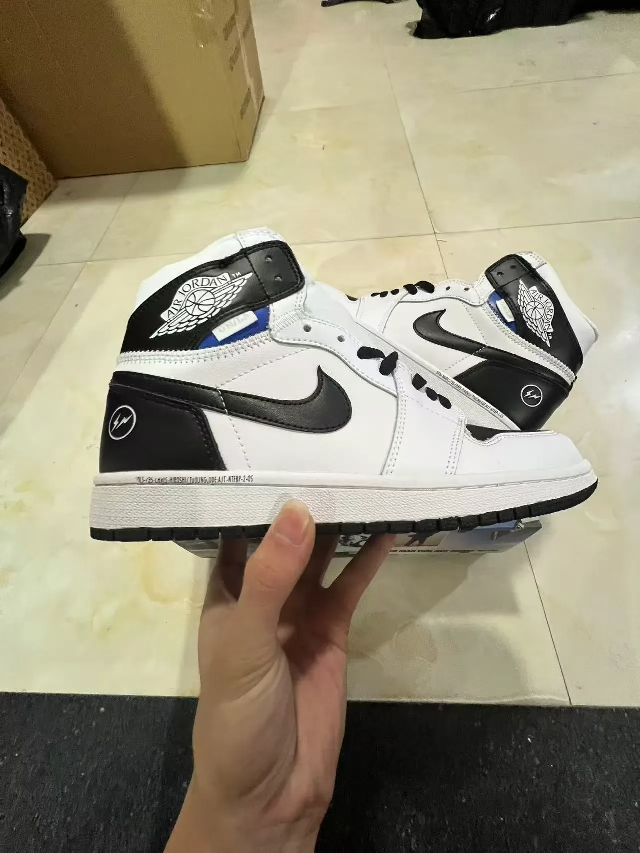 Air Jordan 1 High Top Blanco Negro Zapatos de Baloncesto 7