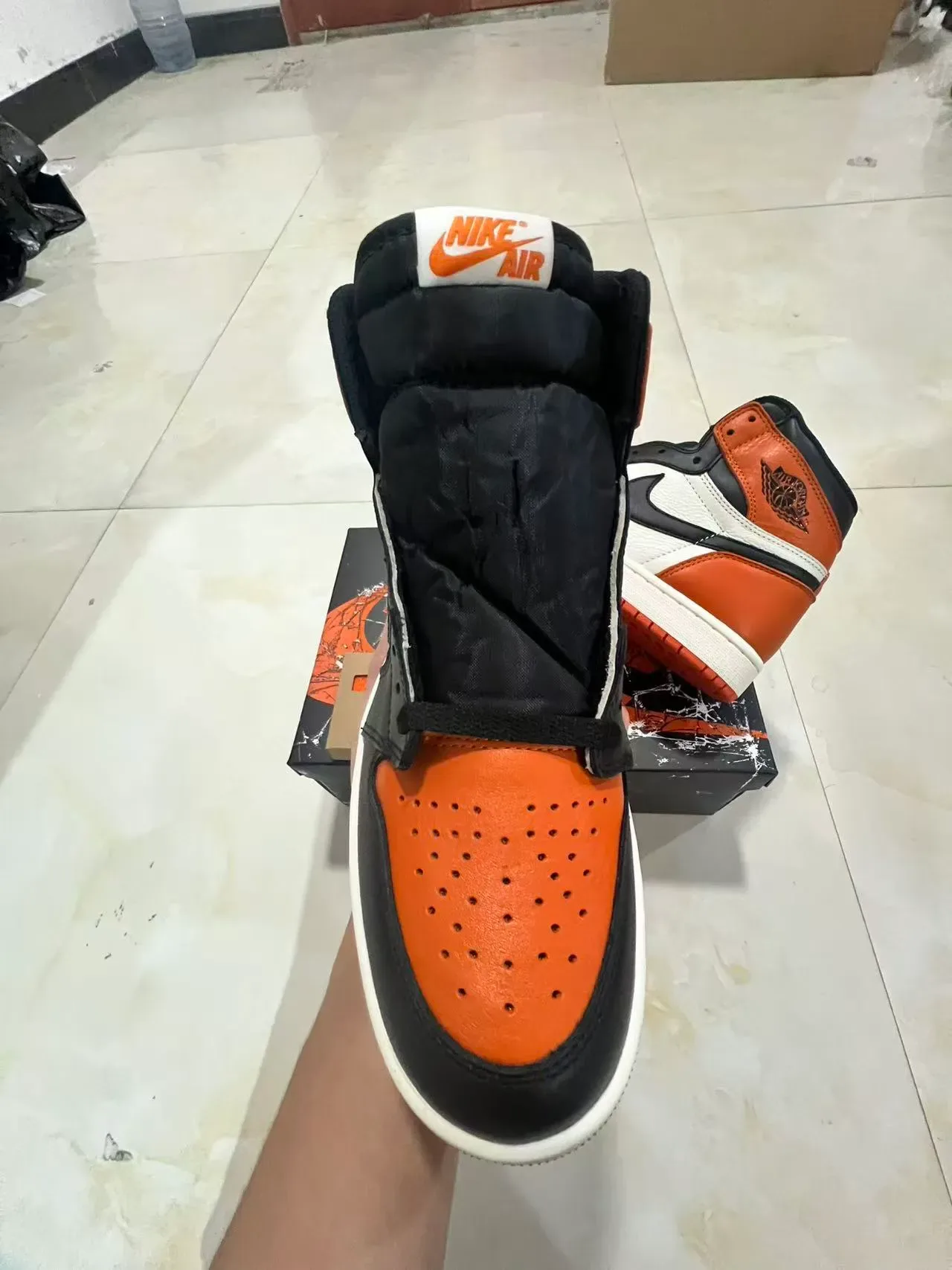 Air Jordan 1 High Chaussures de Basketball Blanc Noir Orange 3