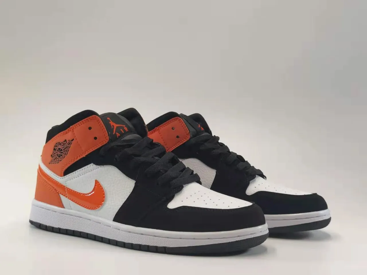 Air Jordan 1 Mid Black White Orange Basketball Shoes 6