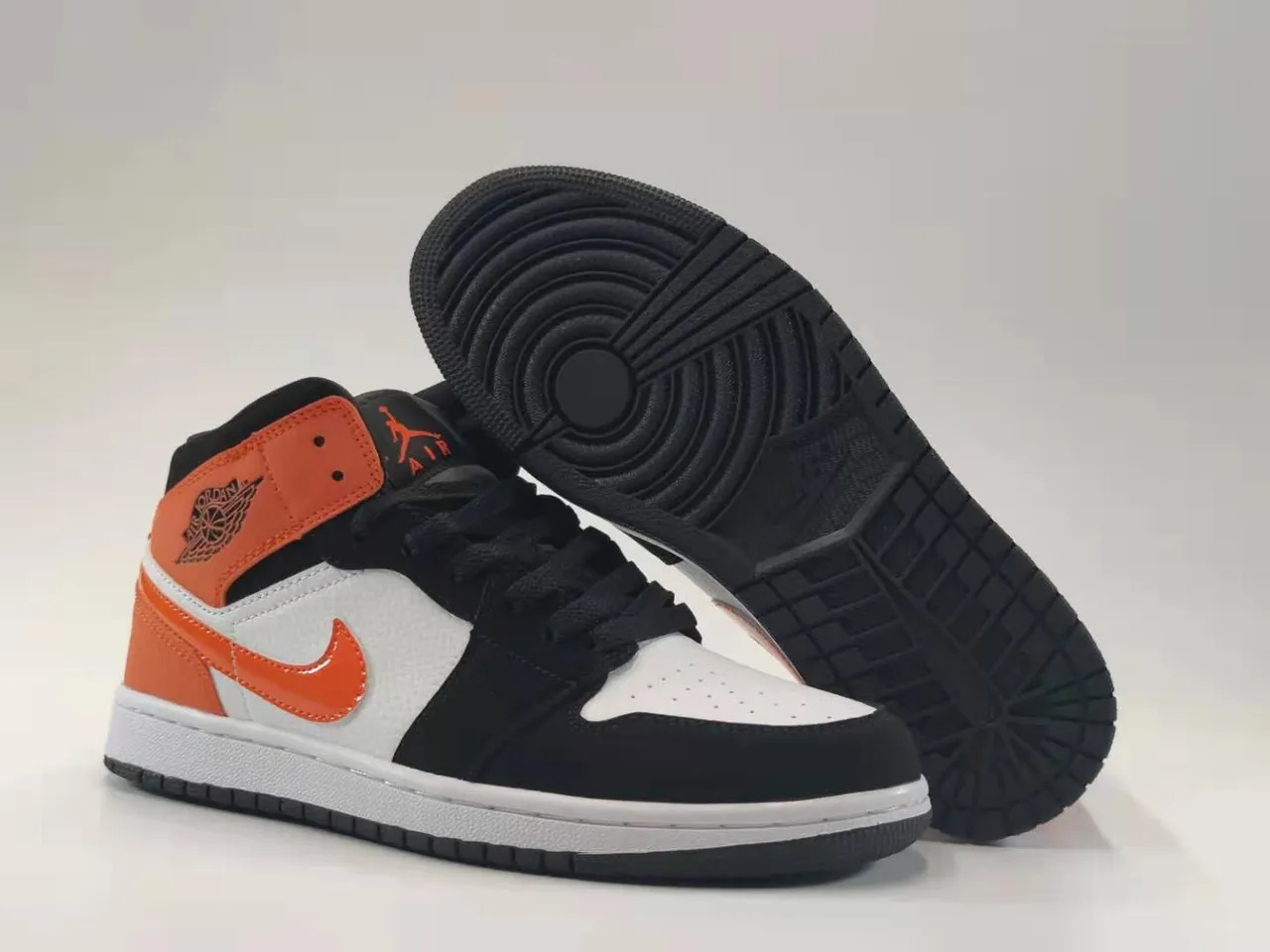 Air Jordan 1 Mid Black White Orange Basketball Shoes 7