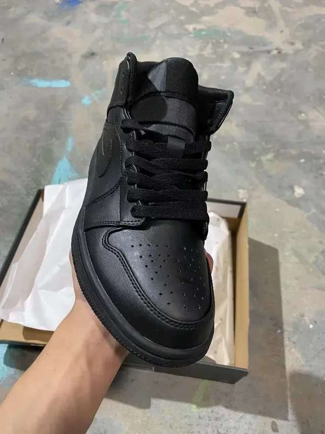 Air Jordan 1 حذاء كرة السلة جلد أسود أحادي اللون عالي القدمين 2