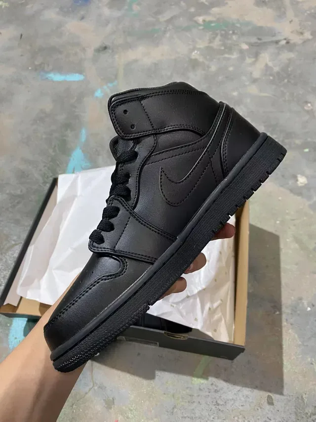 Air Jordan 1 حذاء كرة السلة جلد أسود أحادي اللون عالي القدمين 4