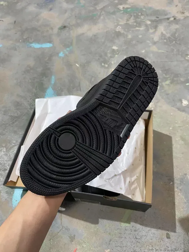 Air Jordan 1 حذاء كرة السلة جلد أسود أحادي اللون عالي القدمين 5