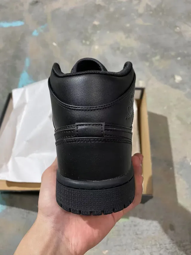 Air Jordan 1 حذاء كرة السلة جلد أسود أحادي اللون عالي القدمين 6