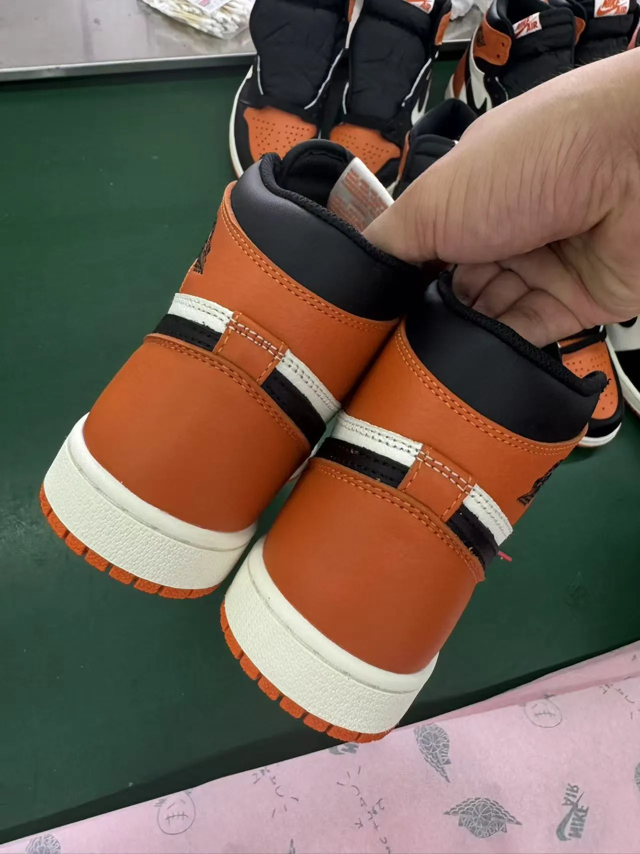 Air Jordan 1 Orange Black White Basketball Shoes 3