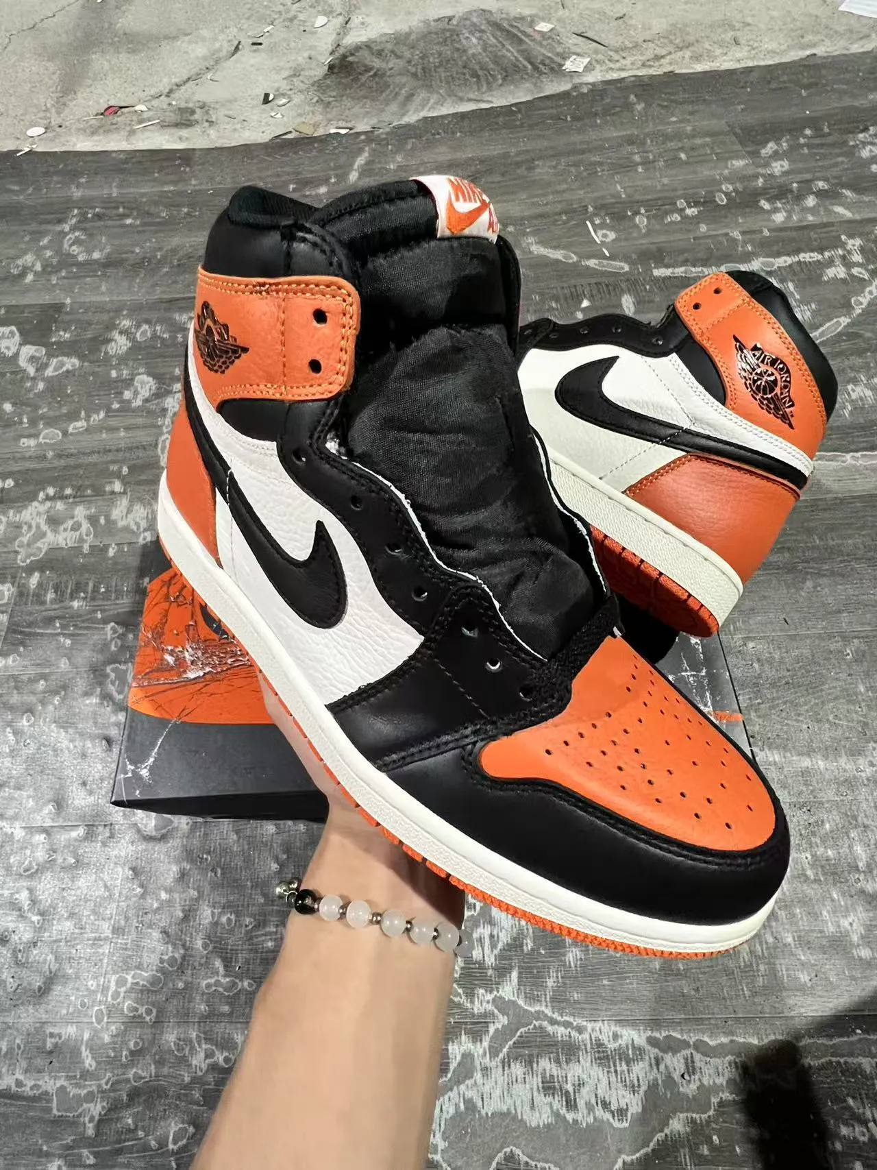Air Jordan 1 Orange Black White Basketball Shoes 5