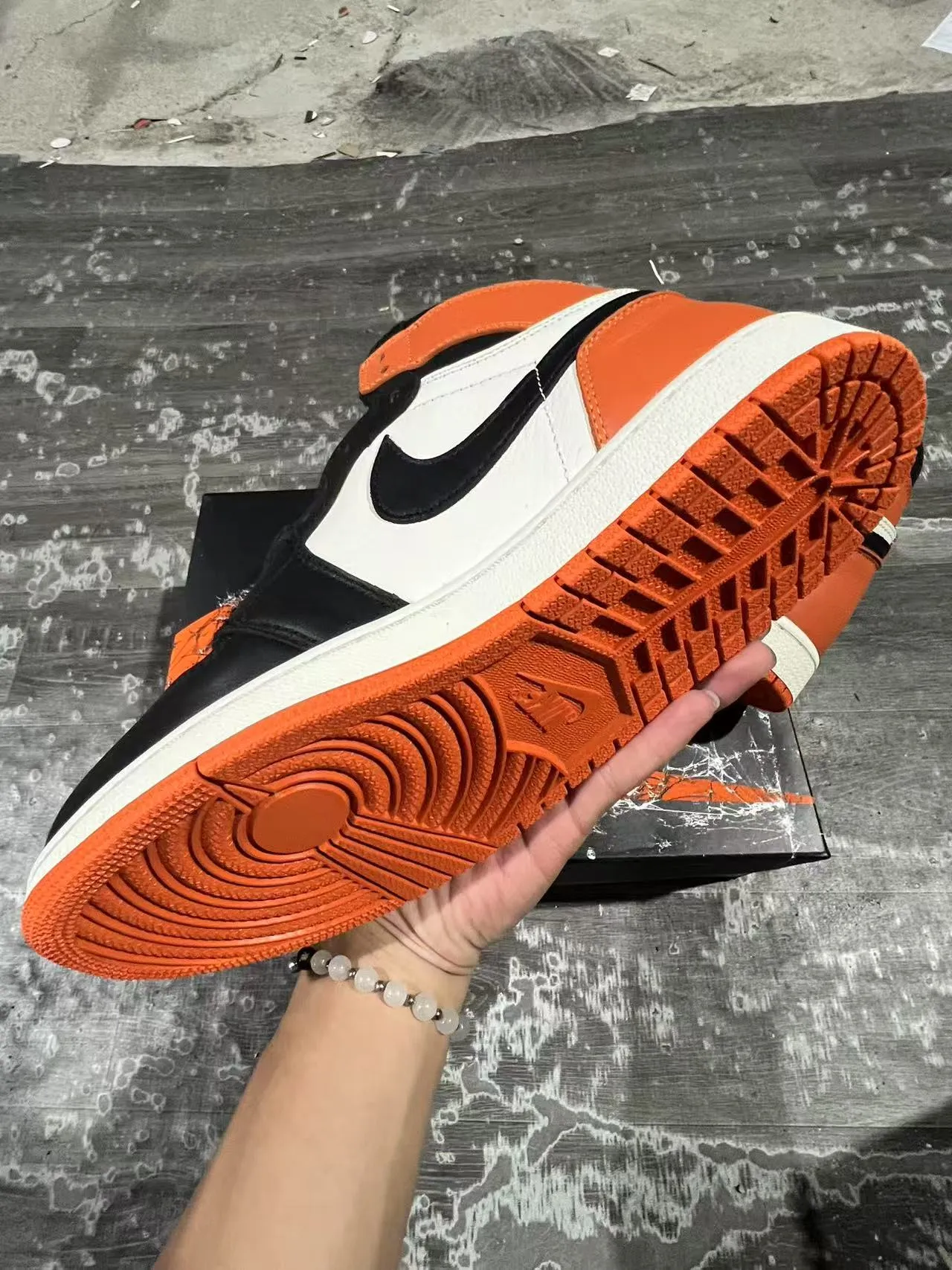 Air Jordan 1 Orange Black White Basketball Shoes 11