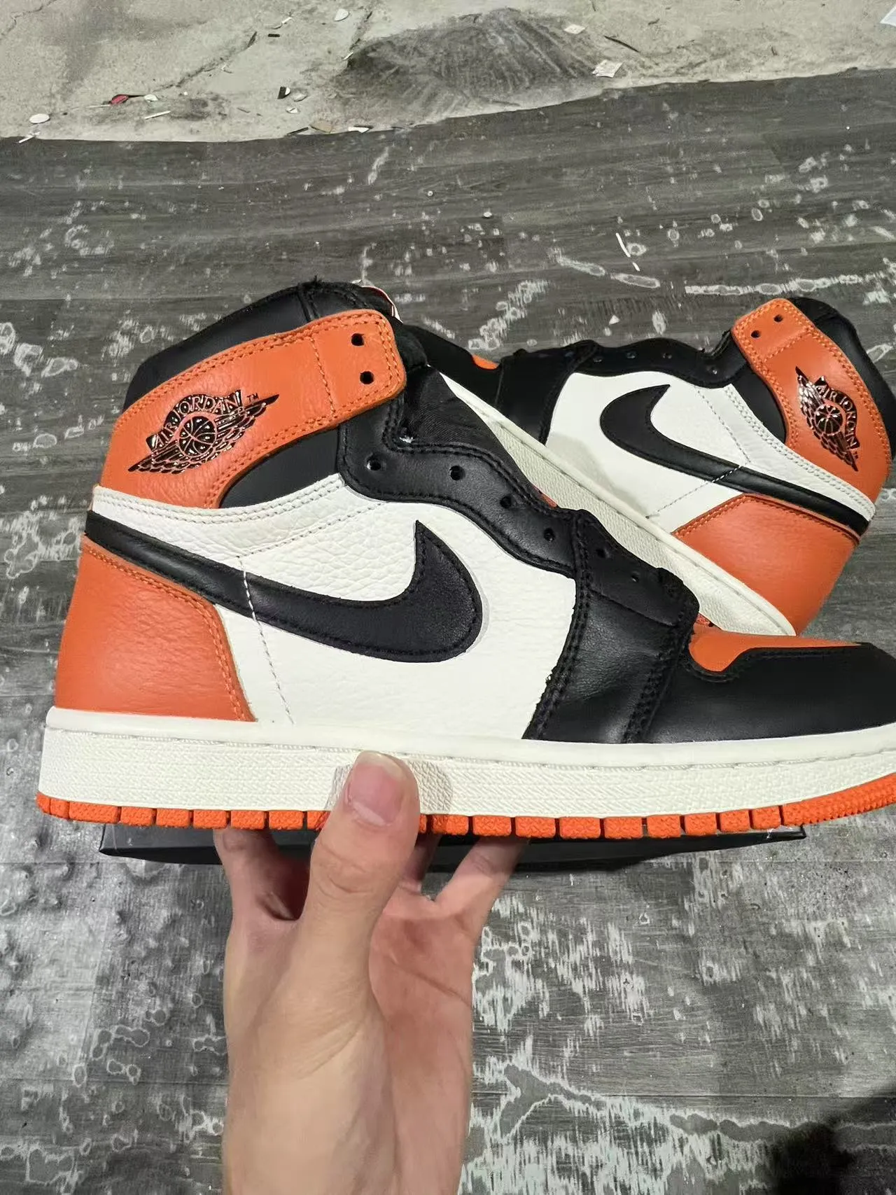 Air Jordan 1 Orange Black White Basketball Shoes 12