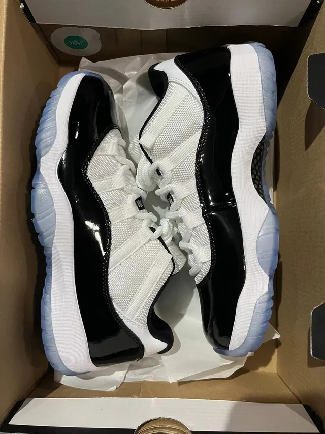 Air Jordan 11 Tênis de Basquete de Couro Patentado Preto e Branco 6