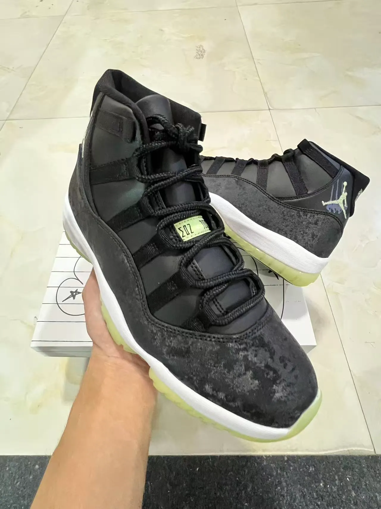 Air Jordan 11 Black White Pale Yellow Translucent Basketball Shoes 2