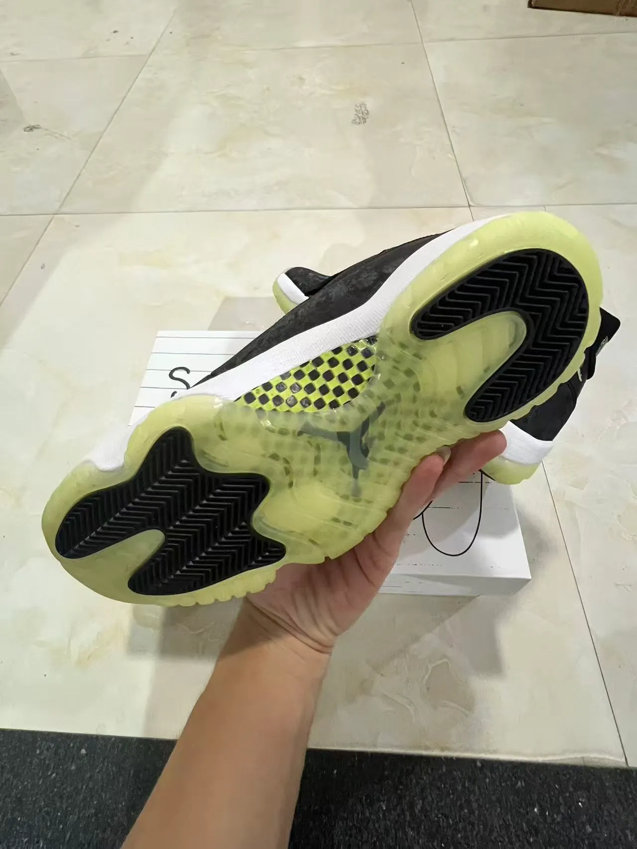 Air Jordan 11 Black White Pale Yellow Translucent Basketball Shoes 6