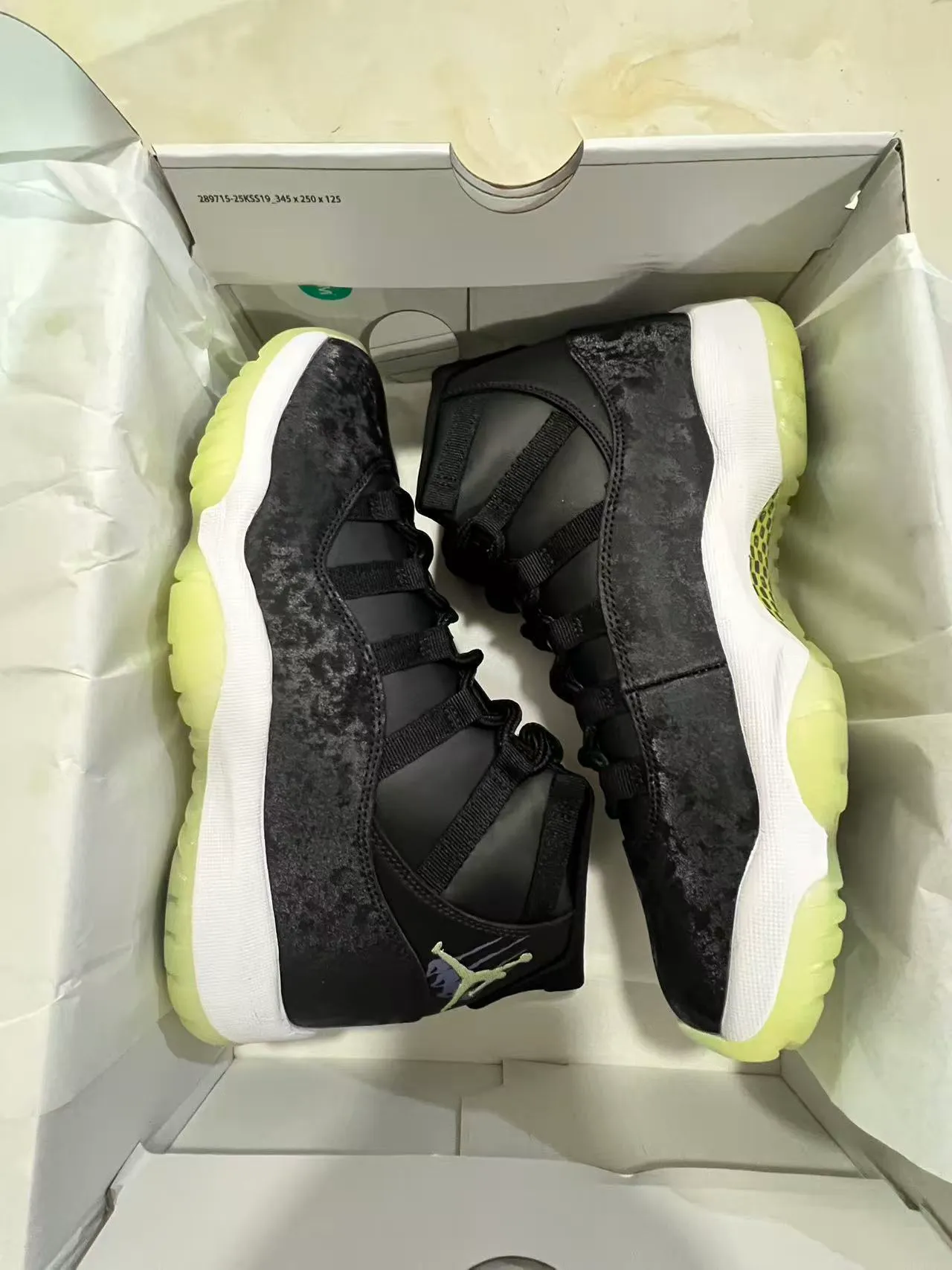 Air Jordan 11 Black White Pale Yellow Translucent Basketball Shoes 9