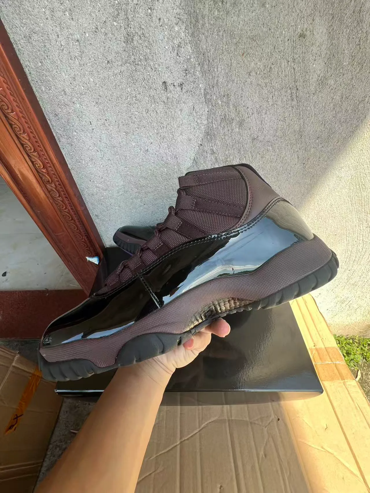 Chaussures de basketball Air Jordan 11 en cuir verni marron 5
