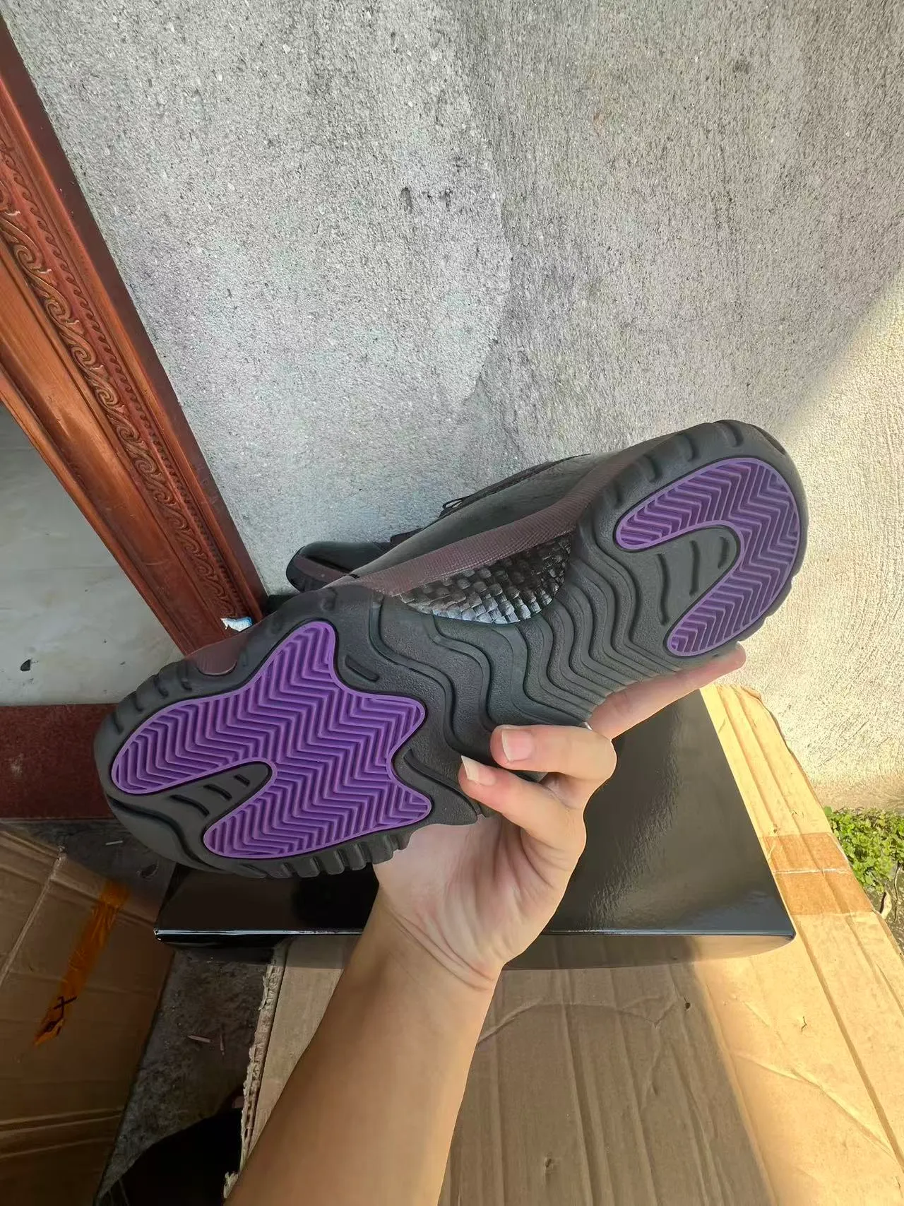 Chaussures de basketball Air Jordan 11 en cuir verni marron 6
