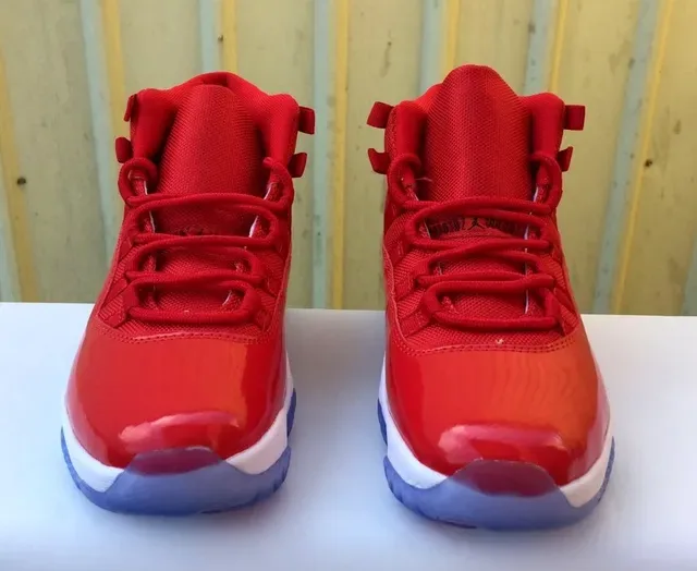Air Jordan 11 Chaussures de Basket en Cuir Patenté Rouge 3