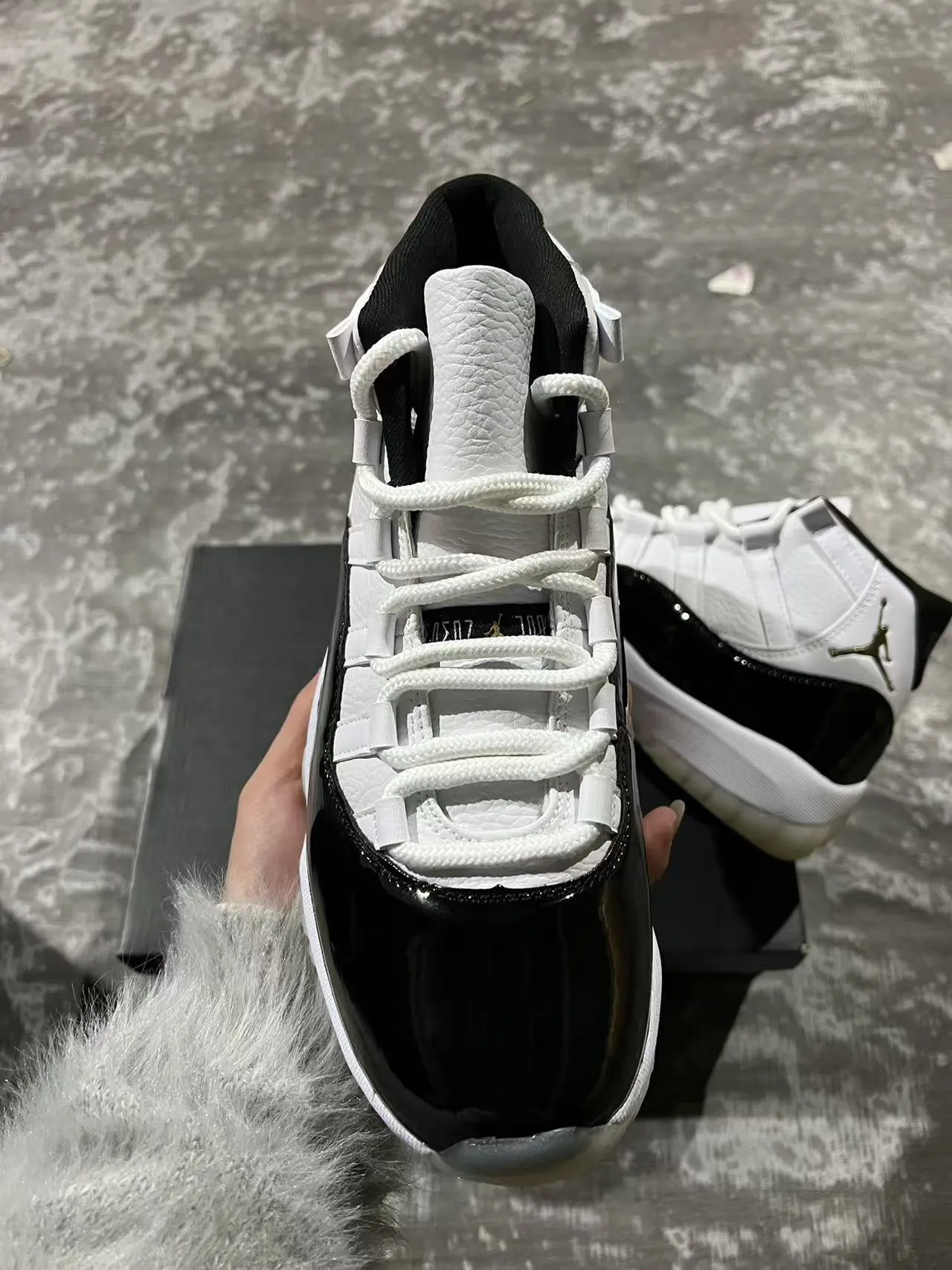Air Jordan 11 White Black Gold Basketball Shoes 7