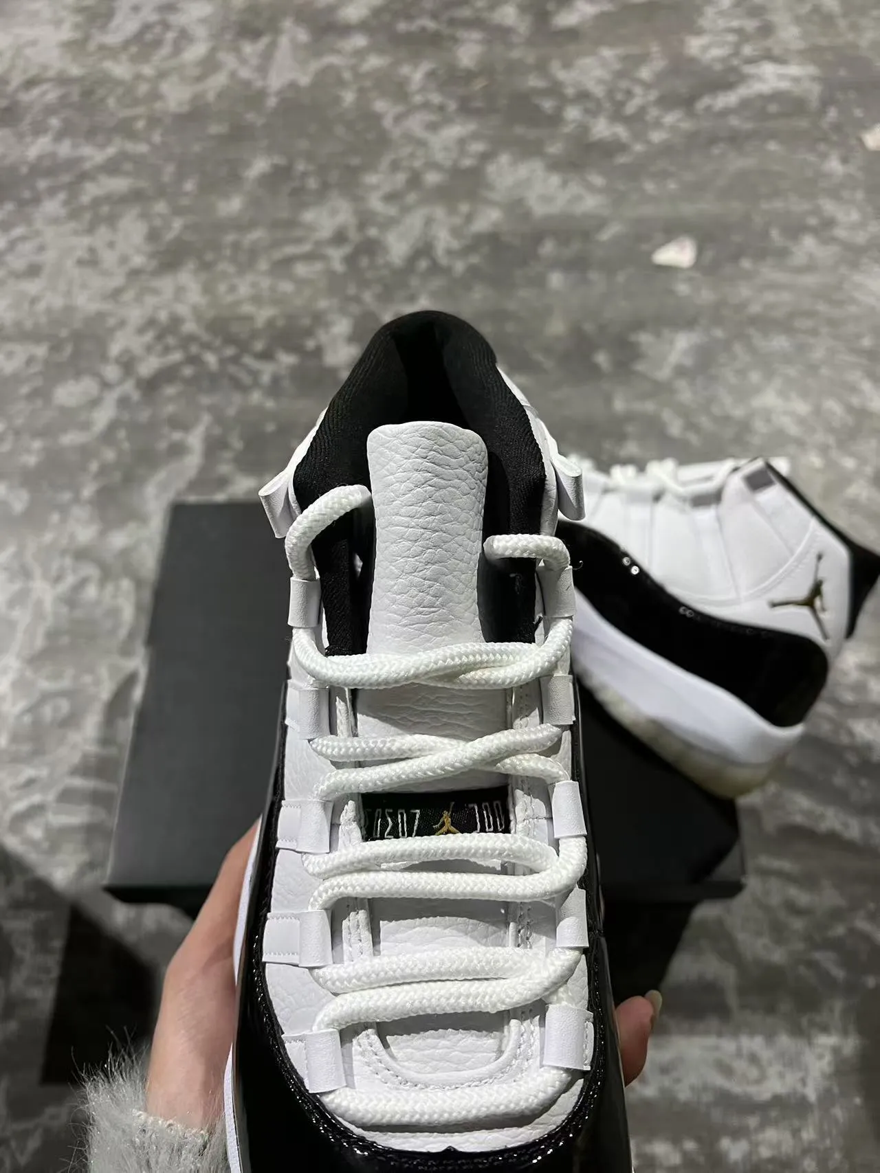 Air Jordan 11 White Black Gold Basketball Shoes 8