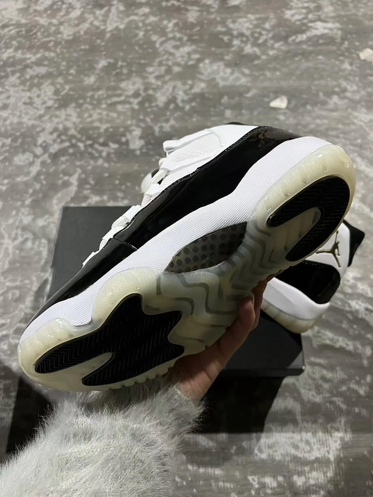 Air Jordan 11 White Black Gold Basketball Shoes 9