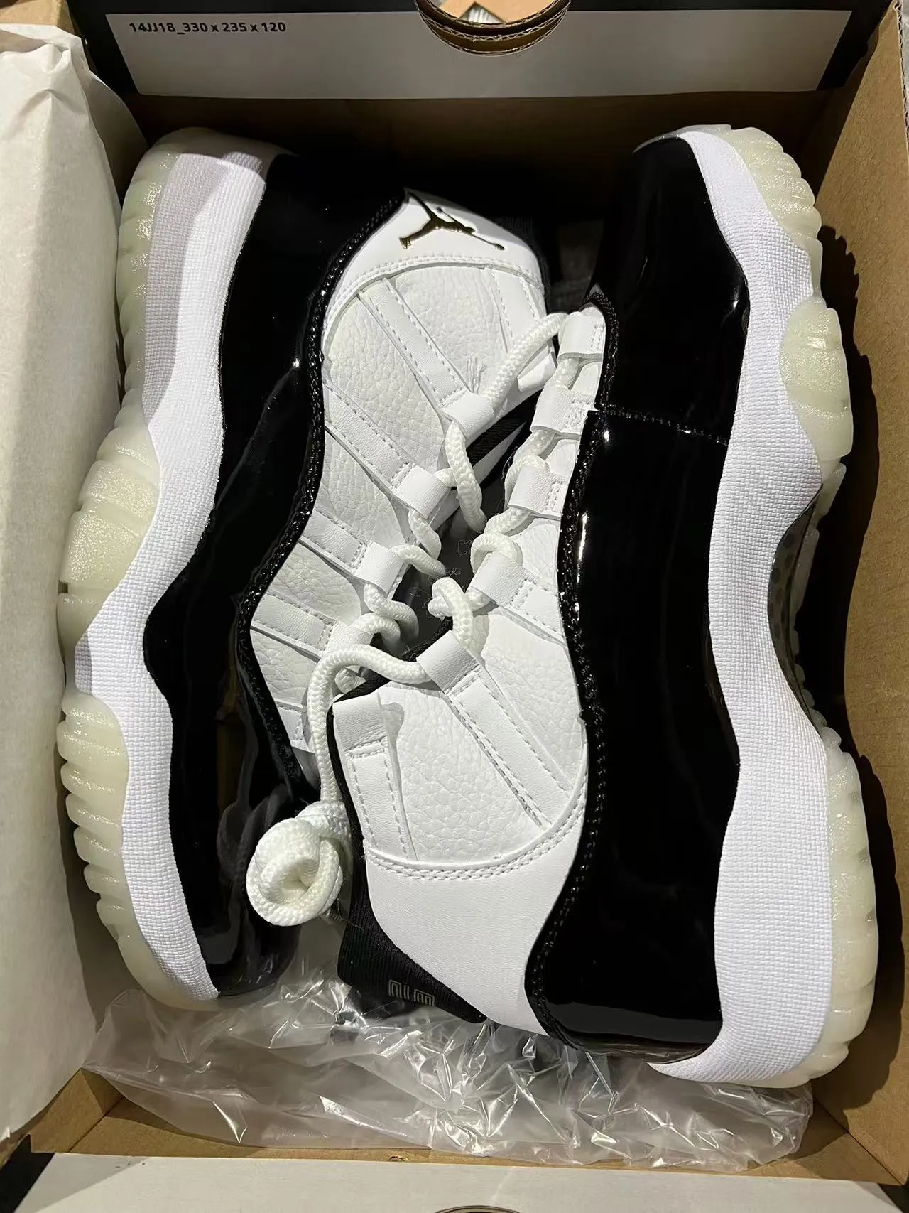 Air Jordan 11 White Black Gold Basketball Shoes 4