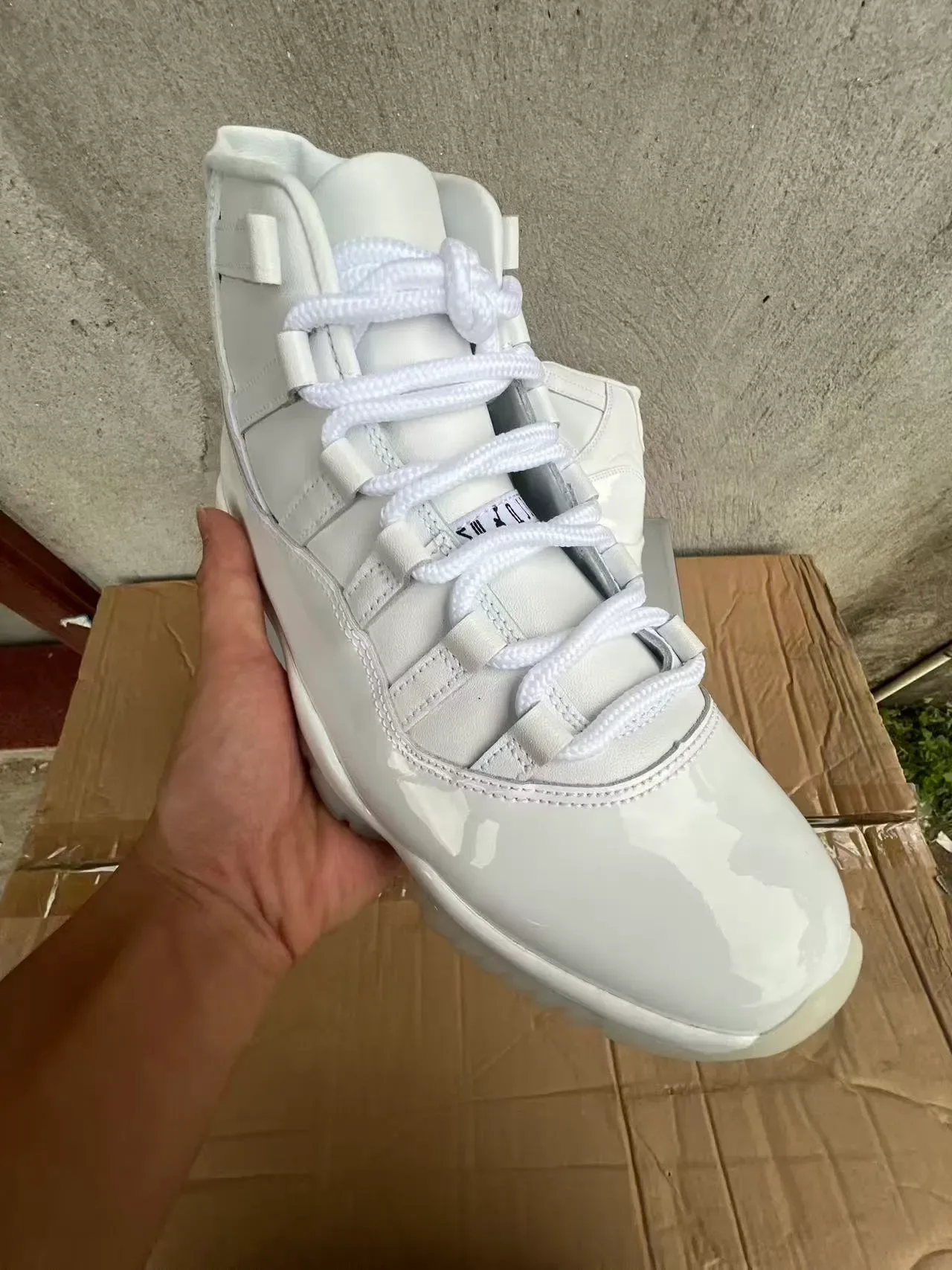 Air Jordan 11 Chaussures de basket Blanc en cuir patenté 2