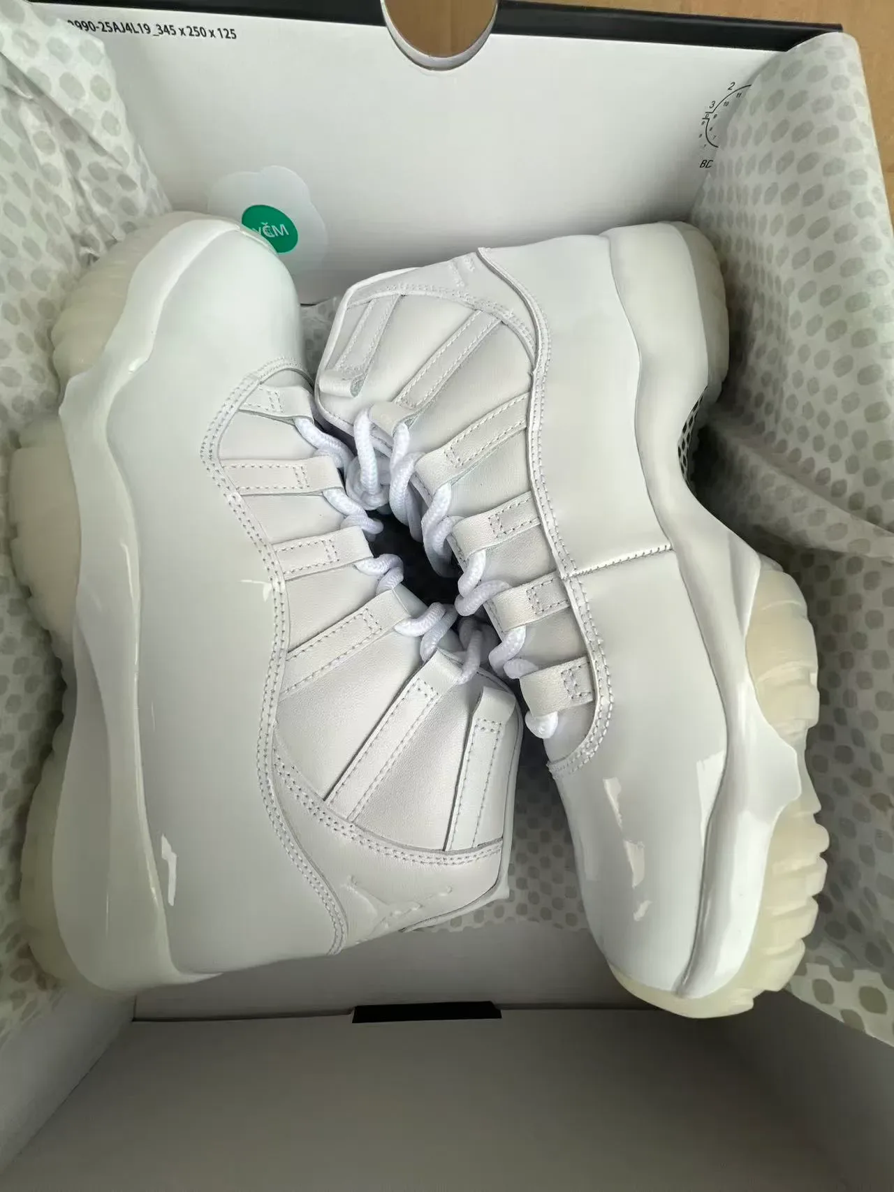Air Jordan 11 Chaussures de basket Blanc en cuir patenté 9