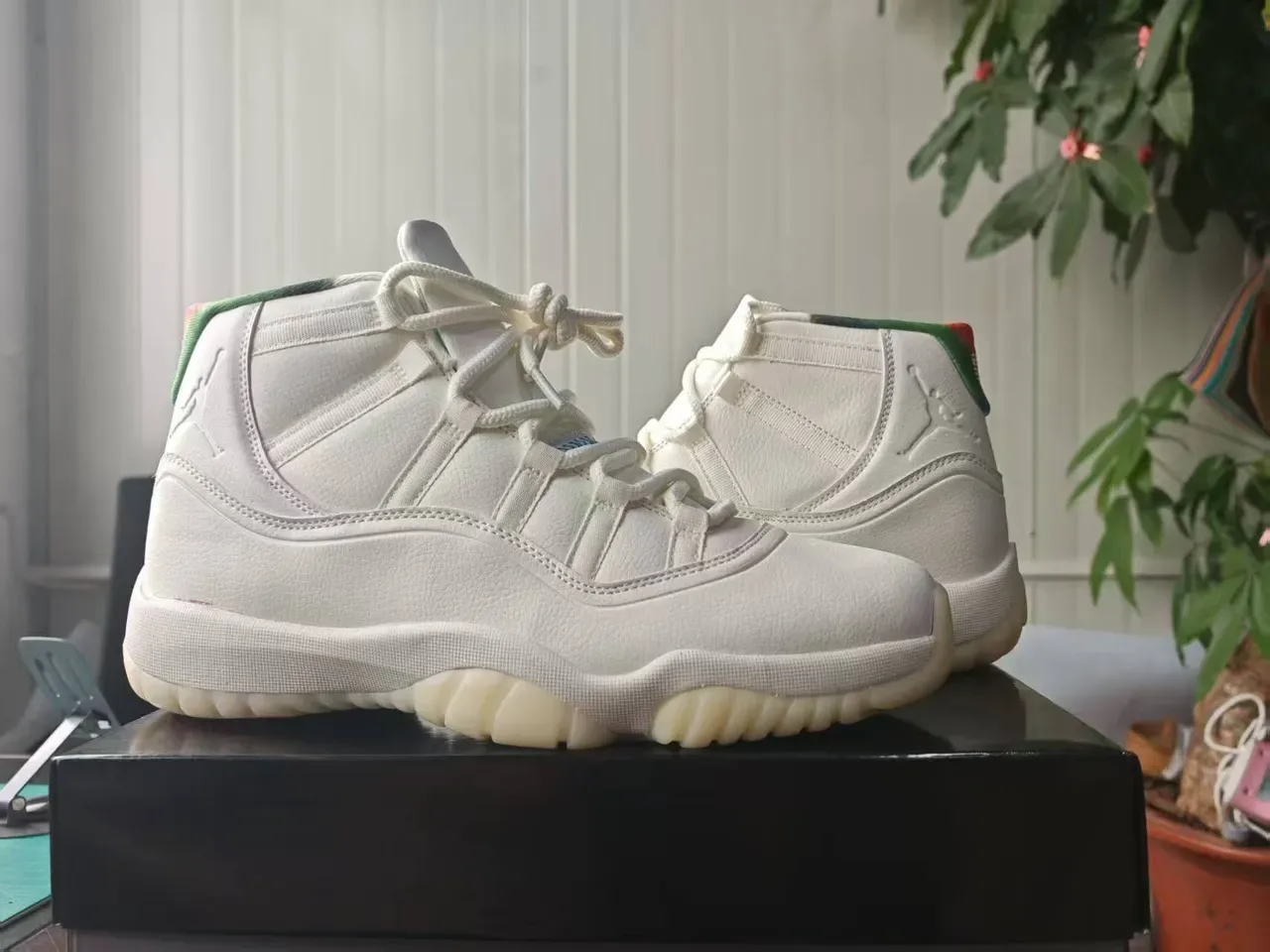 Air Jordan 11 Blanc Rouge Herringbone Chaussures de Basketball 5