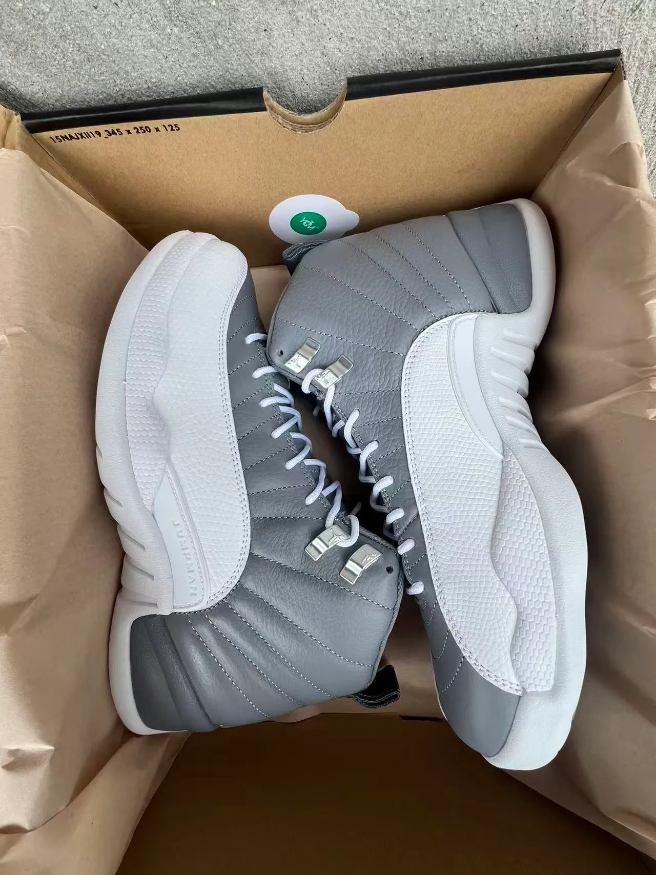 Air Jordan 12 Gray and White Basketball Shoes 3